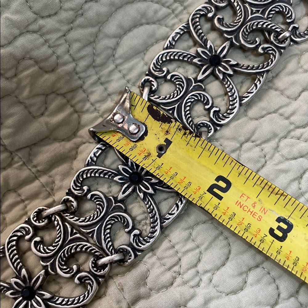 Ornate wide chain style belt. - Picture 7 of 7